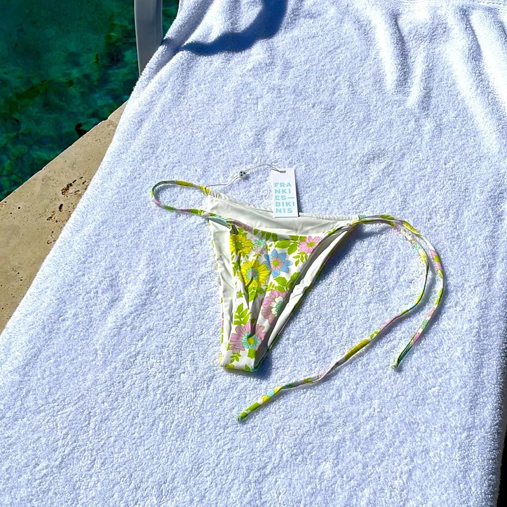 Frankie’s Bikinis Ziggy Bottom Secret Garden Floral